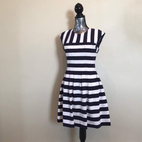 Vince Camuto Dresses & Skirts - Vince Camuto dress